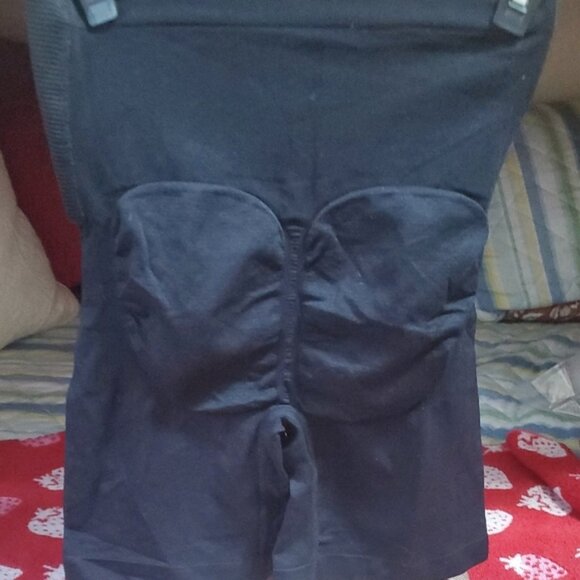 Skinnygirl 2 Pk Tan amp Black Smoothers amp Shapers Shorts - Picture 5 of 9